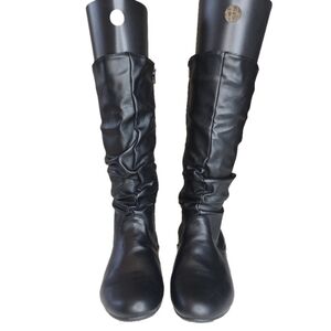 Womens black midcalf flat boots size 7.5